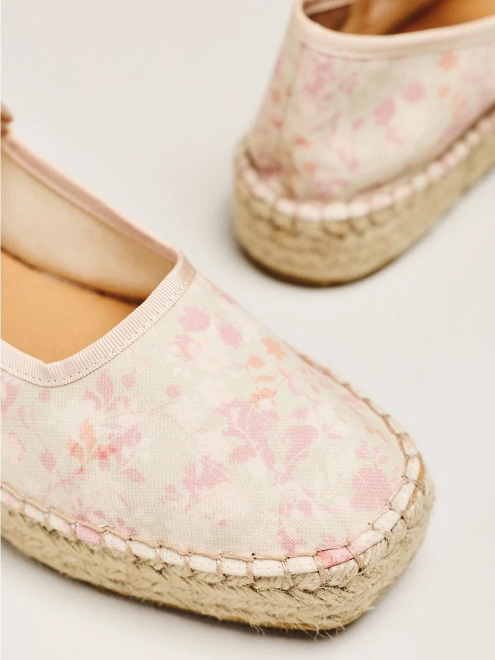 Anthropologie •	cotton upper